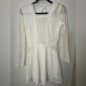 NWT Tobi White Lace 3/4 Sleeve Open Back Mini Dress Small